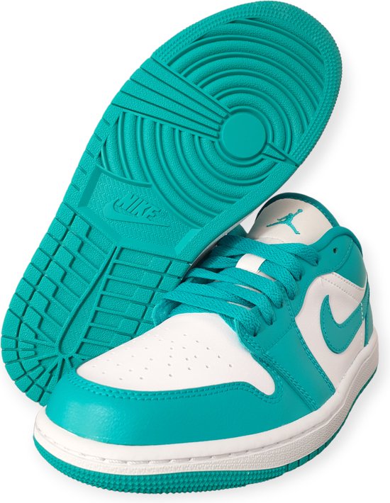 jordan low emerald