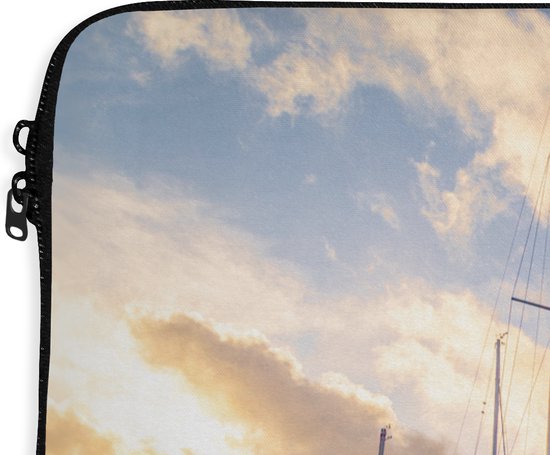 Laptophoes 14 inch - Zee - Zeilboot - Haven - Laptop sleeve - Binnenmaat 33x23 cm - Zwarte achterkant