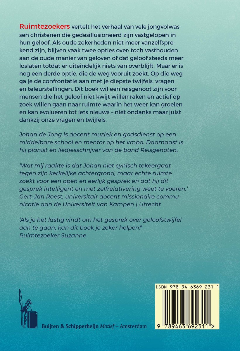 Achterkant van het boek 'Ruimtezoekers' met tekst en een afbeelding van een silhouet in een landschap.