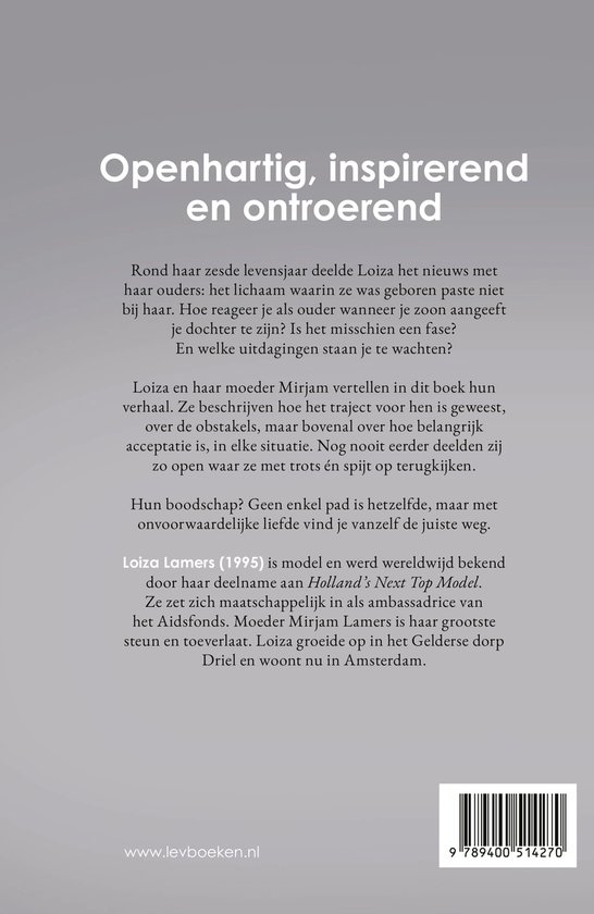Achterkant boek met de titel "Openhartig, inspirerend en ontroerend" en tekst over Loiza en haar moeder.