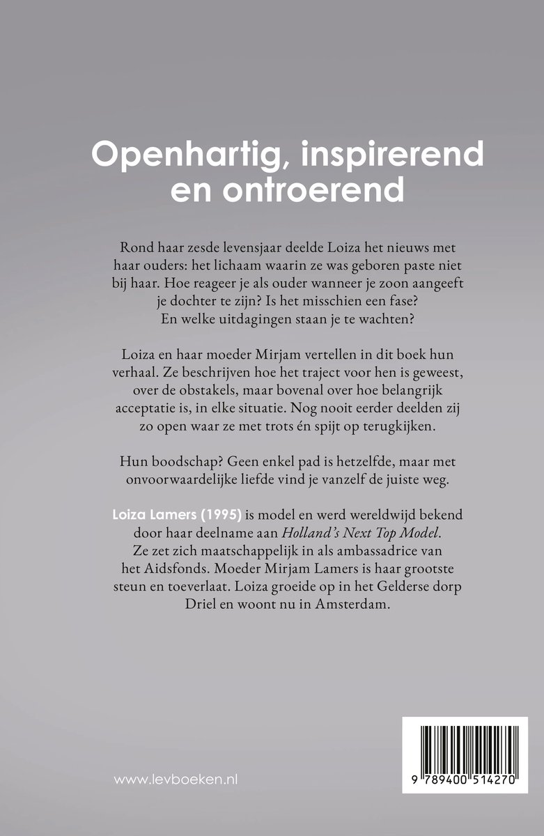 Achterkant boek met de titel "Openhartig, inspirerend en ontroerend" en tekst over Loiza en haar moeder.