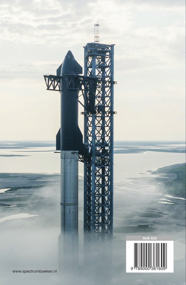 SpaceX raket op een lanceerplatform in de mist. Boek cover met ISBN.