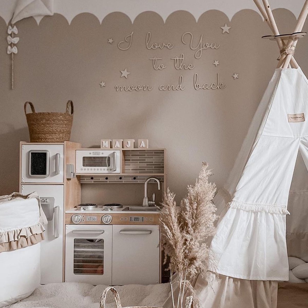 Mamabrum Houten Speelgoedkeuken XL - Kinderkeuken met accessoires - Speelgoed keuken incl pannenset, keukengerei, keukenschort, keukenset - Speelkeukentje voor kinderen vanaf 3 jaar — afbeelding 11