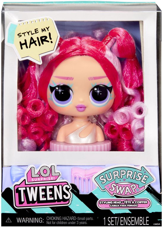 Stylinghoofd met felroze en lichtroze krullend haar, gestyled in twee staarten met paarse highlights. 'STYLE MY HAIR!' staat op een spraakballon.