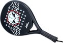 Zwarte padelracket met wit doodshoofd-design en vleugels. Op de grip staat 'NO FEAR'.