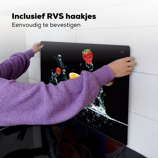 KitchenYeah® Protection plaque induction 70x55 cm - Éclaboussure - Fruits - Noir - Protege plaque de cuisson - Couvre plaque induction - Protecteur d'induction - Cuisine