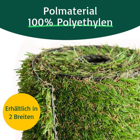 Opgerolde mat van kunstgras. Gele cirkel met "Erhältlich in 2 Breiten". Groene balk met "Polmaterial 100% Polyethylen".