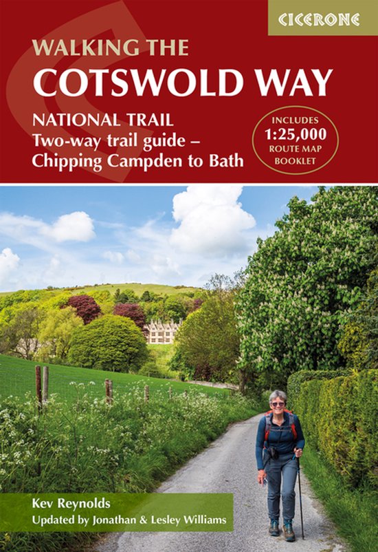 Wandelgids 'Walking the Cotswold Way' met een vrouw die een pad oploopt, met een routekaartboekje.