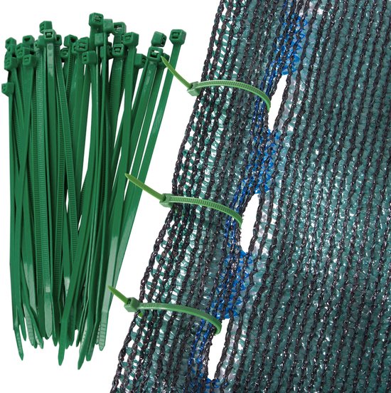 Dichte bundel groene kabelbinders naast doorgestoken schaduwdoek.