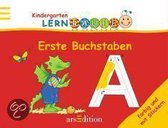 Kindergarten Lernraupe: Erste Buchstaben, farbig mit Stickern.