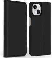 Accezz Hoesje Geschikt voor iPhone 15 Hoesje Met Pasjeshouder - Accezz Premium Leather Slim Bookcase - Zwart