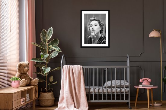 Fotolijst inclusief poster 60x80 cm - Vrouw portret make up - Foto in lijst zwart wit - Muurdecoratie slaapkamer vintage - Houten lijsten fotohouder - Posters in kaders - Wissellijst bed decoratie - Fotokaders - Photo frame