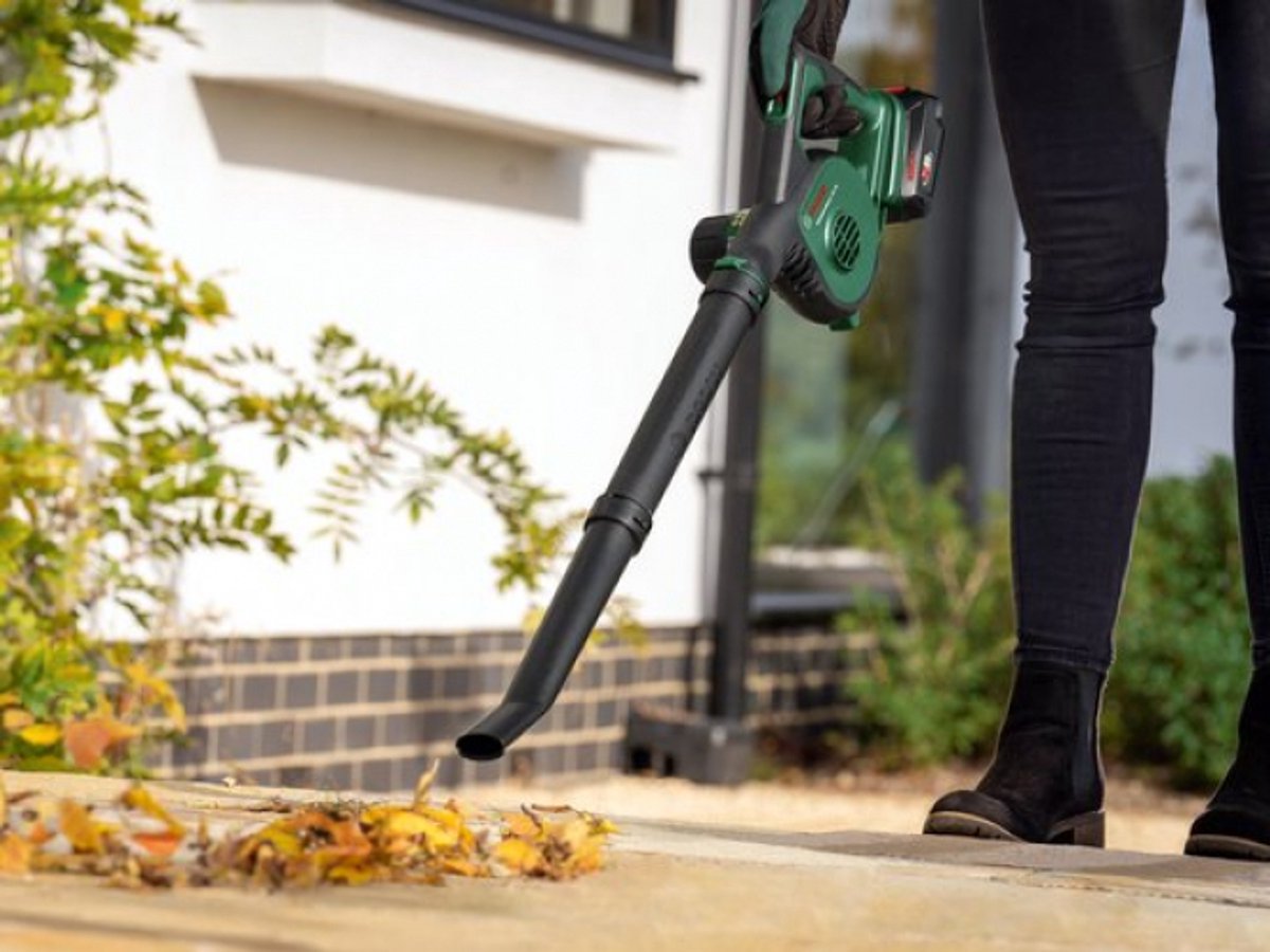 Bosch UniversalLeafBlower 18V-130 - Leaf Blower