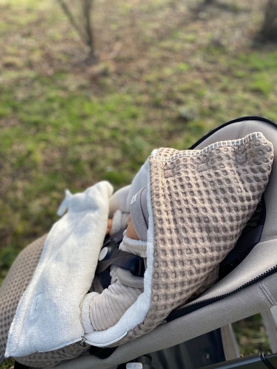 Koeka Oslo voetenzak voor buggy - wafelstof met teddy - bruin van Koeka — afbeelding 2
