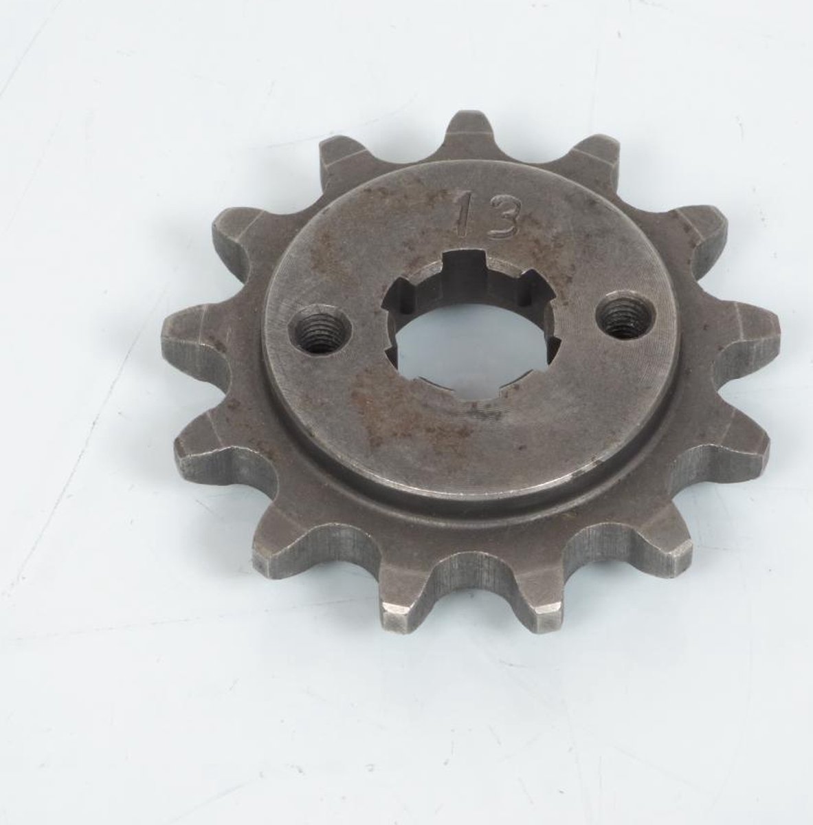 Pignon de sortie de boite Giraudo pour Moto Derbi 50 Senda Avant 1999 13 dents pas 420 / 35813 220.210 Neuf