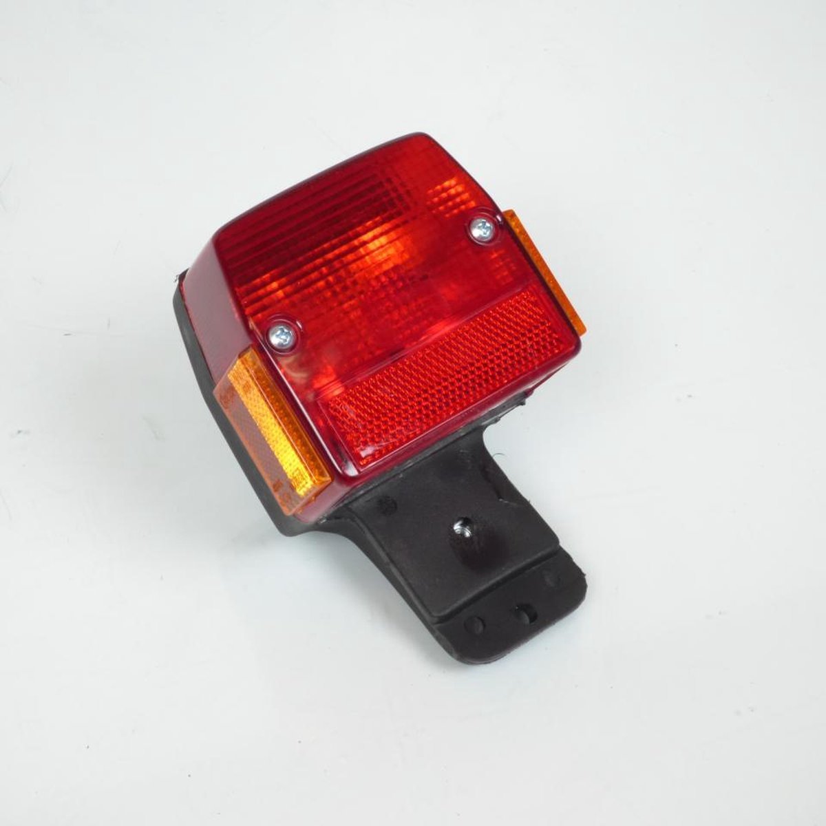 rood achterlicht met beugel en reflector voor peugeot 50 103 bromfiets, nieuw