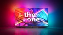55 inch Philips 4K Ambilight TV met de tekst 'the one' op het scherm, in een donkere kamer.