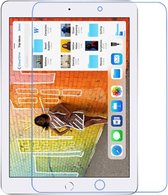 Geschikt voor iPad 10.2 (2019 / 2020) screenprotector - transparant met schoonmaakdoekje