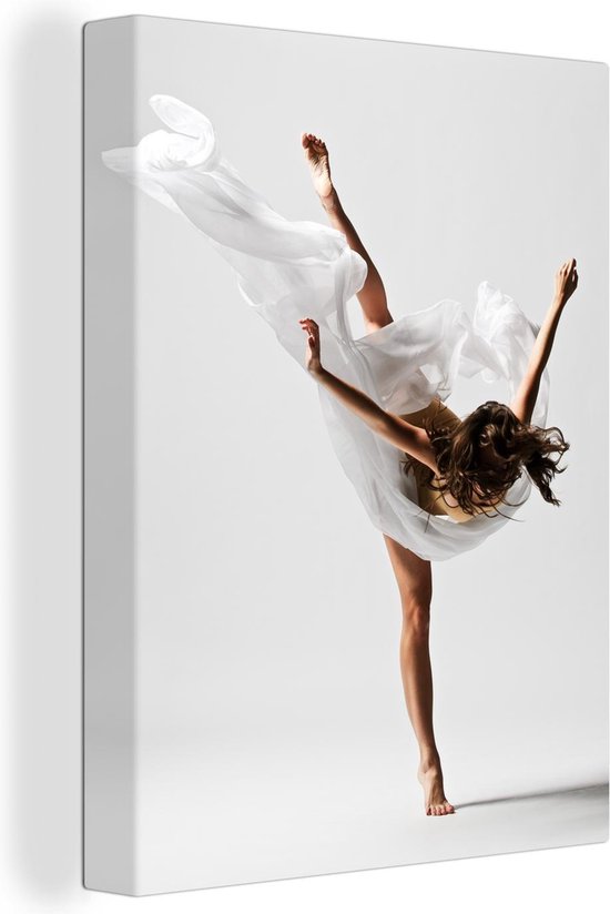 Ballerine avec morceau de tissu sur fond blanc toile 2cm 60x80 cm - Tirage  photo sur... | bol