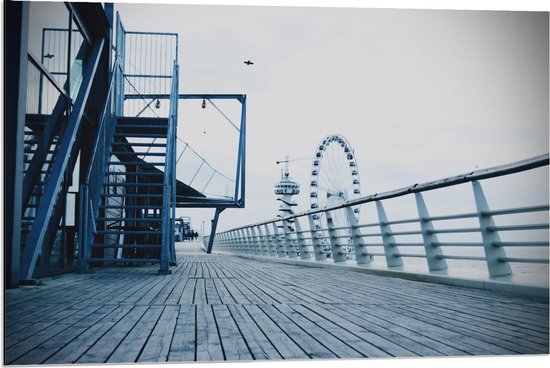 Dibond - Foto op de Pier in Scheveningen - 90x60cm Foto op Aluminium (Met Ophangsysteem)