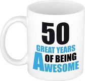 50 great years of being awesome mok wit en blauw - cadeau mok / beker - 50e verjaardag - Abraham