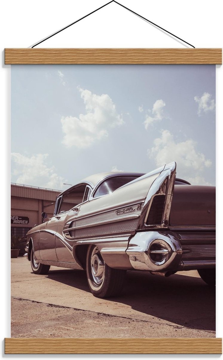 Schoolplaat – Auto onder Schapenwolkjes Lucht - 30x40cm Foto op Textielposter (Wanddecoratie op Schoolplaat)
