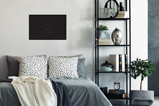 Photo en cadre - Moment d'art en Line pour le baiser sur fond noir Cadre photo noir sans passe-partout 60x40 cm - Affiche sous cadre (Décoration murale salon / chambre)