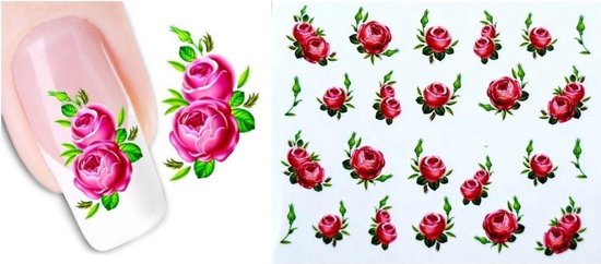 Een nagel met roze rozen nail art. Losse stickers met roze rozen en groene blaadjes.