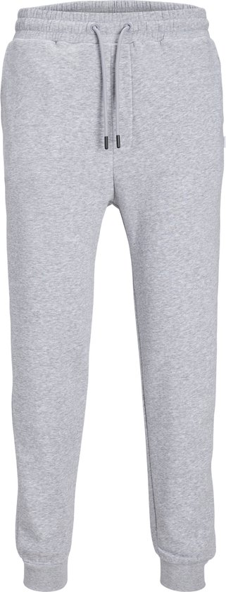 Lichtgrijze joggingbroek met trekkoord en elastische tailleband, op zwarte achtergrond.