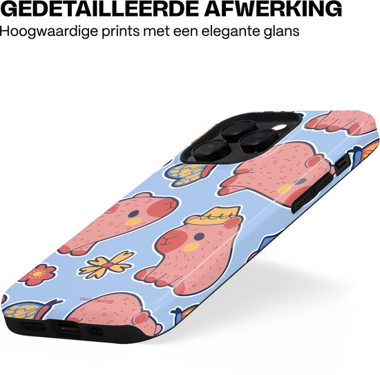 Lichtblauw iPhone 14 Pro hoesje met een patroon van roze capibara's, hoedjes en bloemen in een glanzende afwerking.