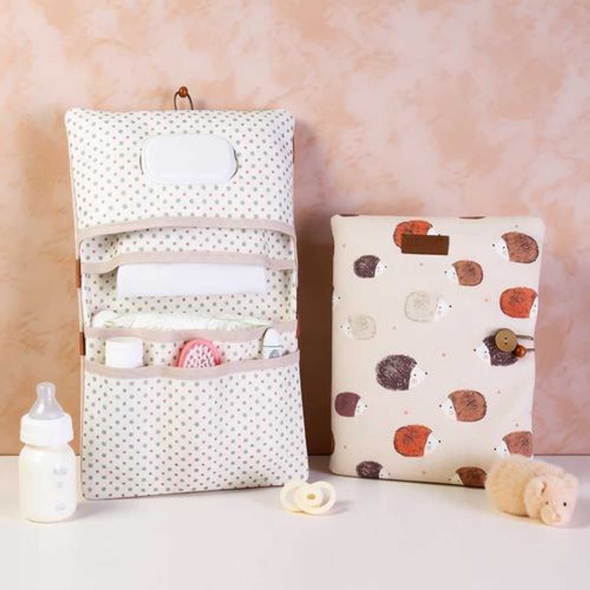 Luiertas Organizer 2-in-1 - Kleine Luiertas voor onderweg - Luiers, Doekjes & Crème Organizer - 38 x 22 cm - Polyester