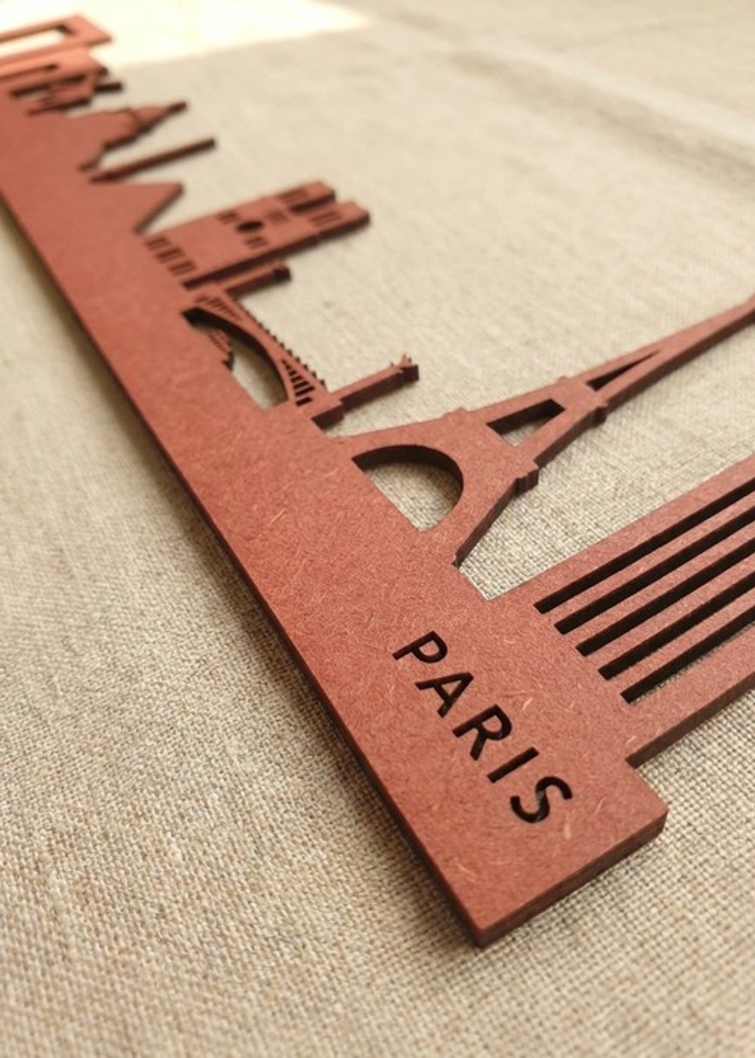 Houten Skyline Parijs | Wanddecoratie voor aan de muur | Rood MDF | 100 x 20 cm