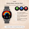Smartwatch met metalen band toont kleurrijke dagelijkse doelen en voortgangsringen voor stappen en calorieën.