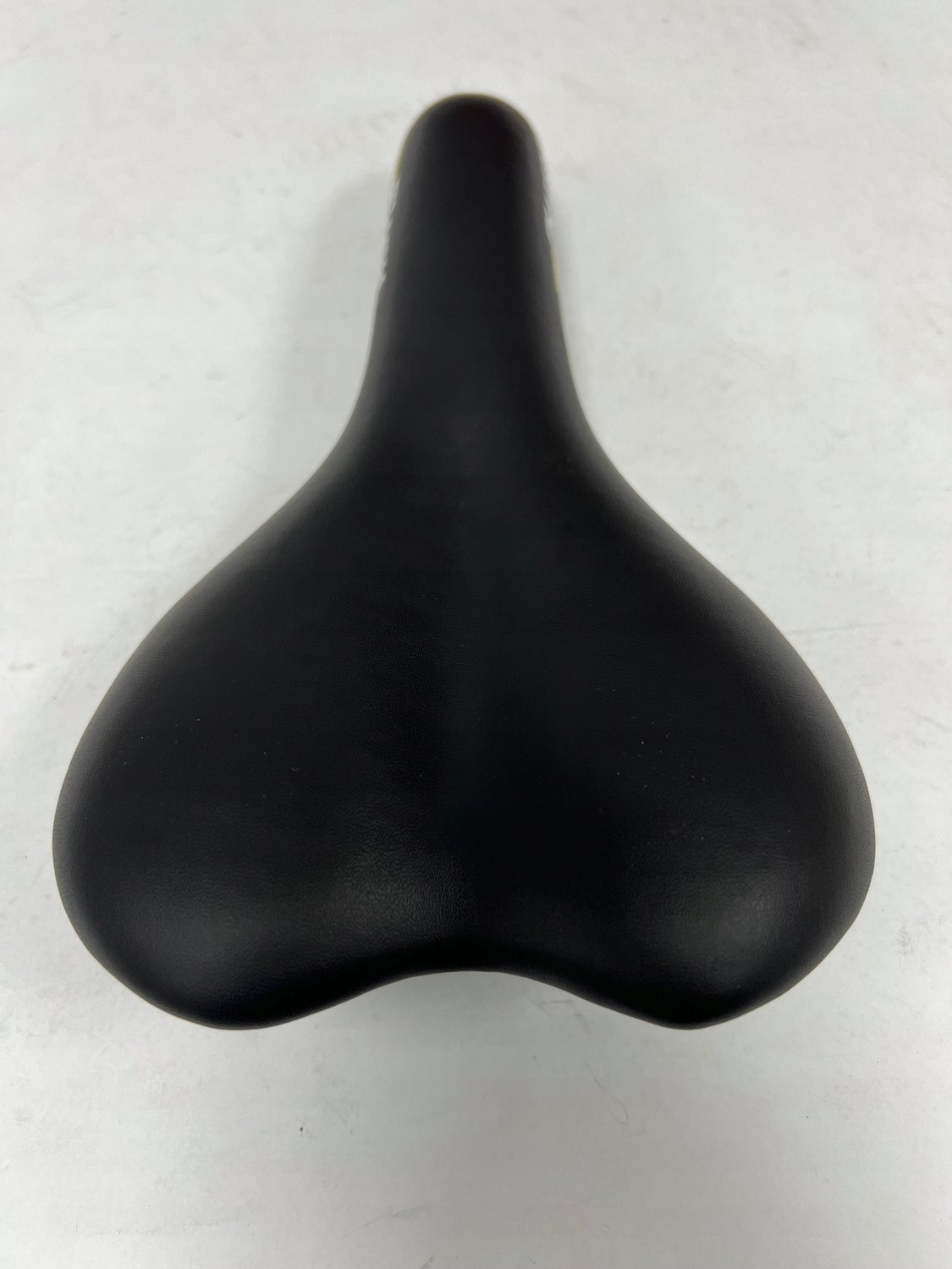 Velo Plush Sport D2 Heren Fietszadel Zwart 155mm x 265mm