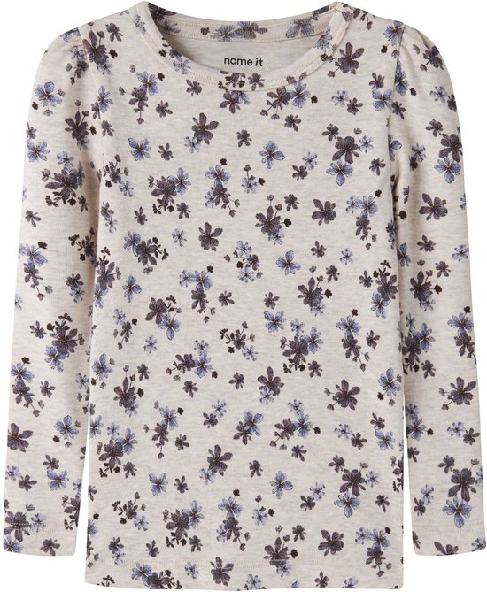 Lichtbeige longsleeve met all-over bloemenprint in paars en bruin.