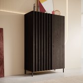 Donker eikenhouten dressoir met verticaal geribbelde deuren op slanke zwarte poten.