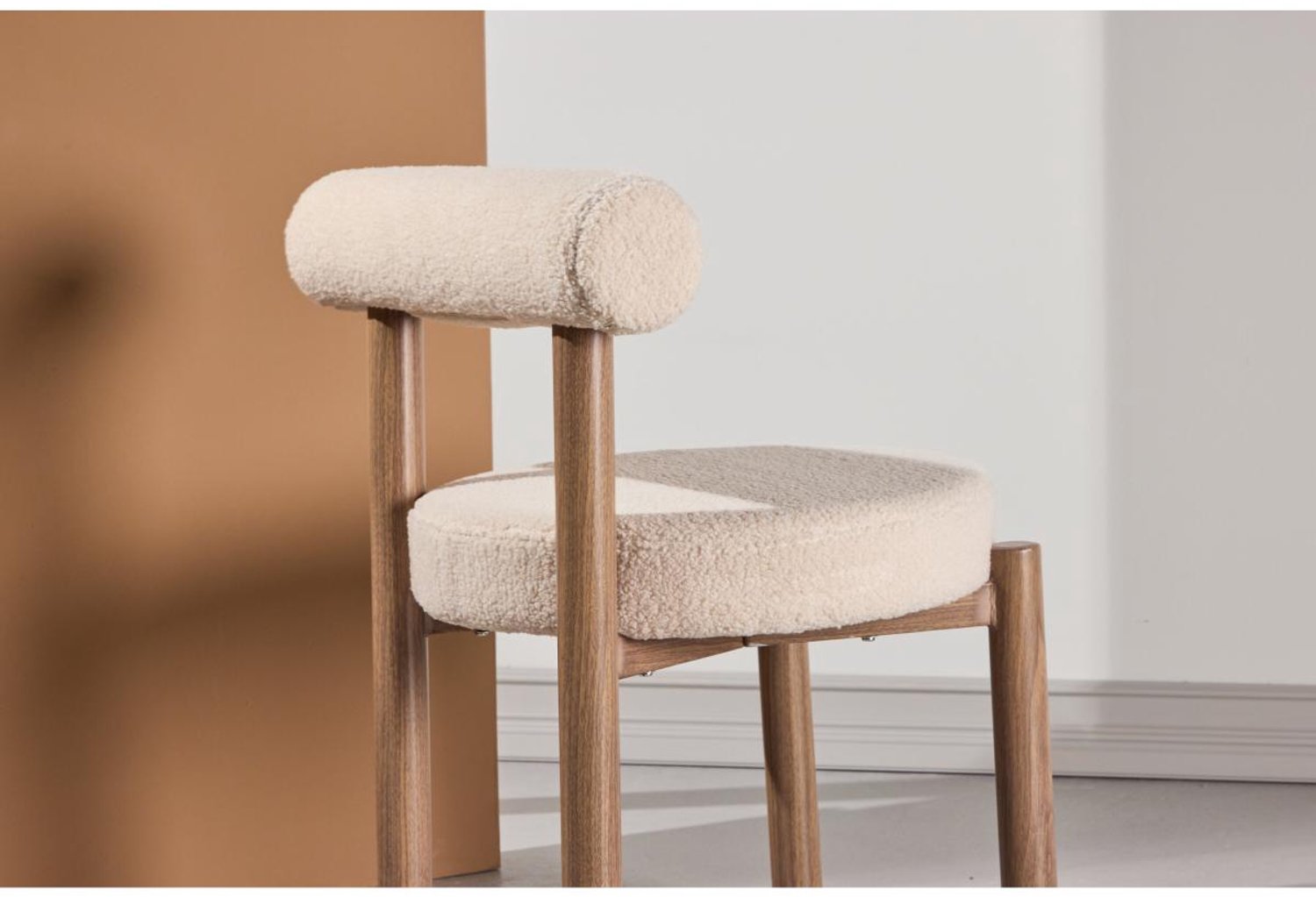 Svea Fontaine eetkamerstoel - boucle en houtlook Naturel