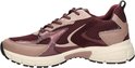 Wijnrode sneaker met taupe en metallic details, vetersluiting en witte zool.