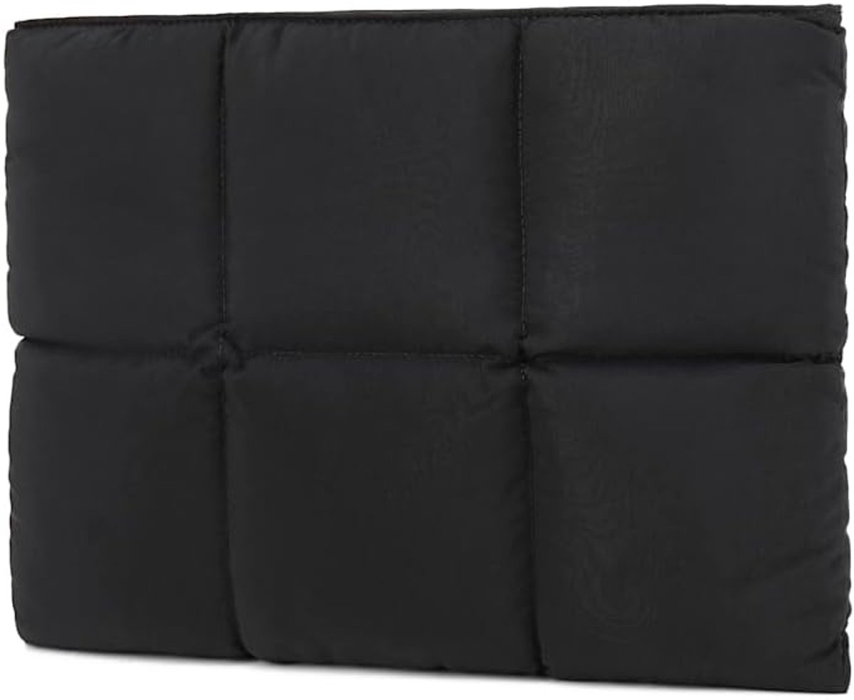 Universele gewatteerde laptophoes (13–14 inch) – Beschermhoes voor dames in doorgestikte donsstijl (zwart); geschikt voor laptops van 13, 13,5 en 14 inch