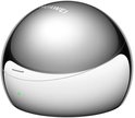 Gesloten zilverkleurige Huawei oplaadcase met een glanzende afwerking en een groen led-indicatielampje.