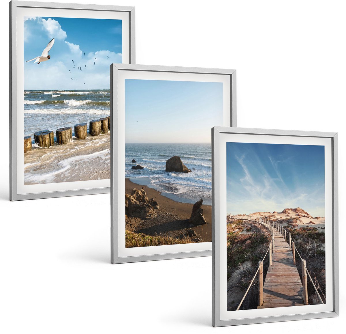 Coloray 3-Delige Schilderij Set - Uitzicht Op Het Strand Met Golven, De Lucht En Een Wandelpier. - 40 x 60 cm - Wanddecoratie - Moderne Interieurdecoratie - Moderne Wanddecoratie