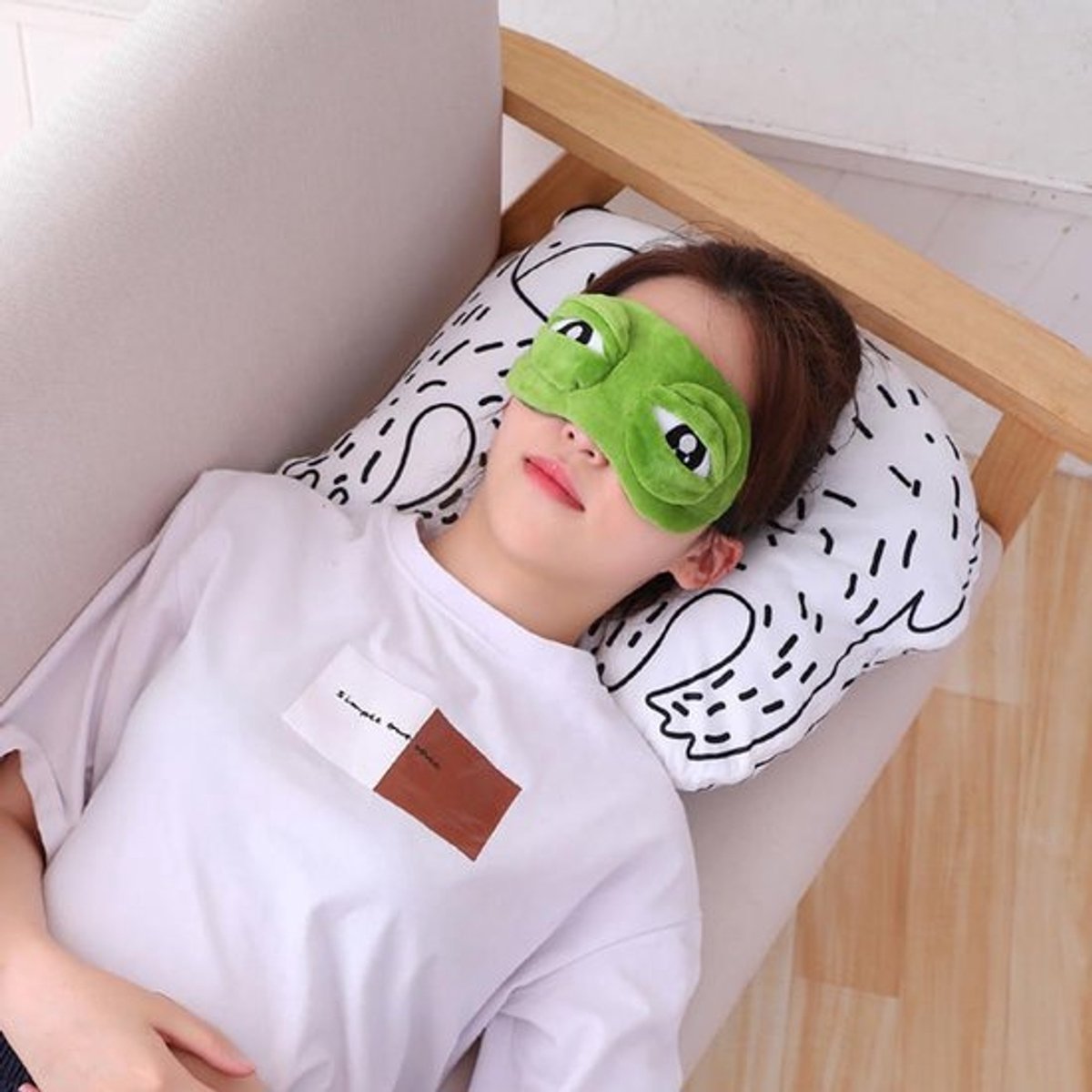 Oogmasker Slaap - Verstelbaar - Kikkerontwerp - Blokkeert Licht - Drukontlasting Ogen - Pluche Materiaal - 8 x 4 Inch - Slaapmasker