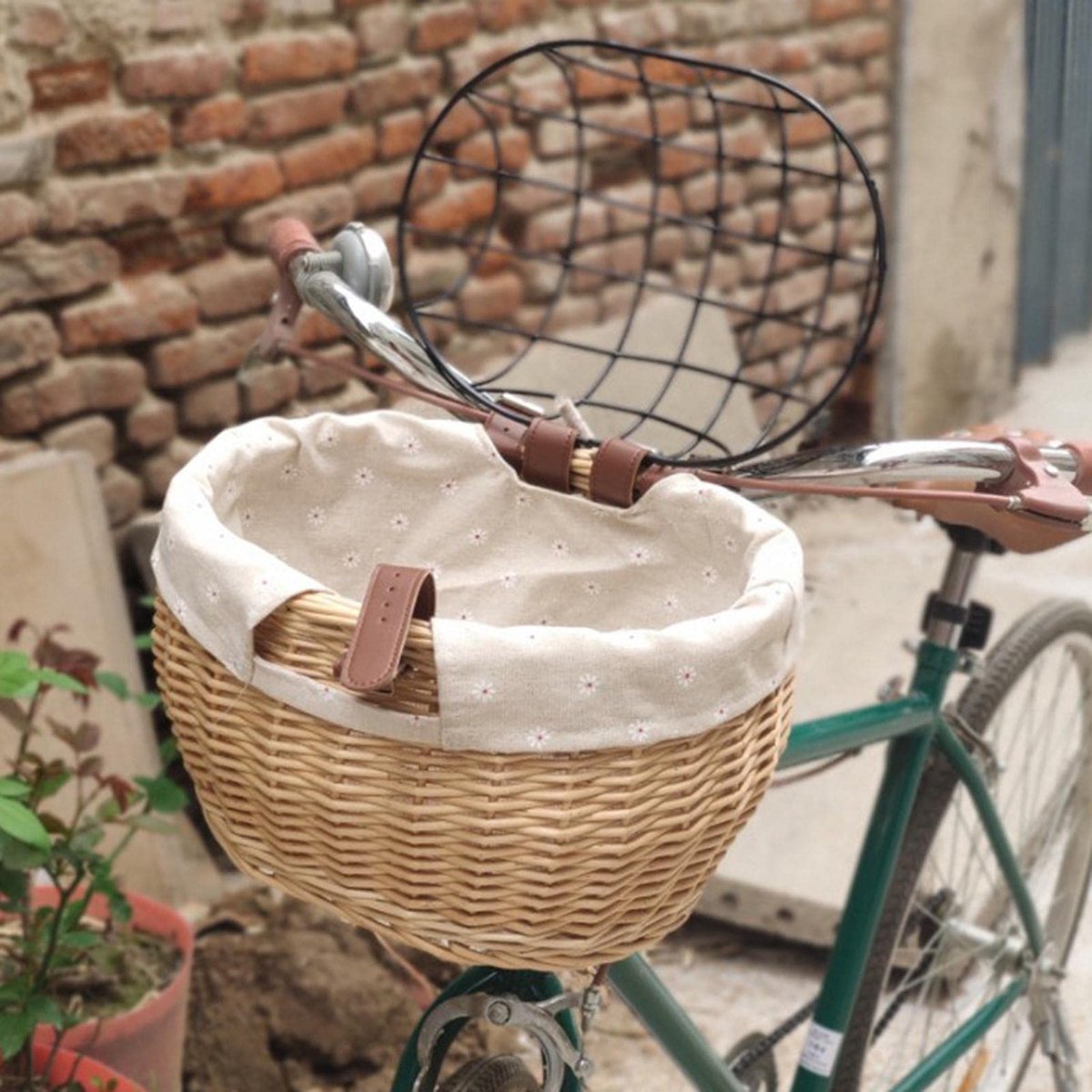 SnelShoppen - Rieten Fietsmand voor Huisdieren, Fietsmand voor Kleine Honden en Katten, Voormand met Gaas Cover, Ideaal voor Fiets Tochten en Dagjes U