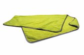 Appelgroene microvezel autodroogdoek, 60 x 90 cm, 500 g/m², met grijze rand.