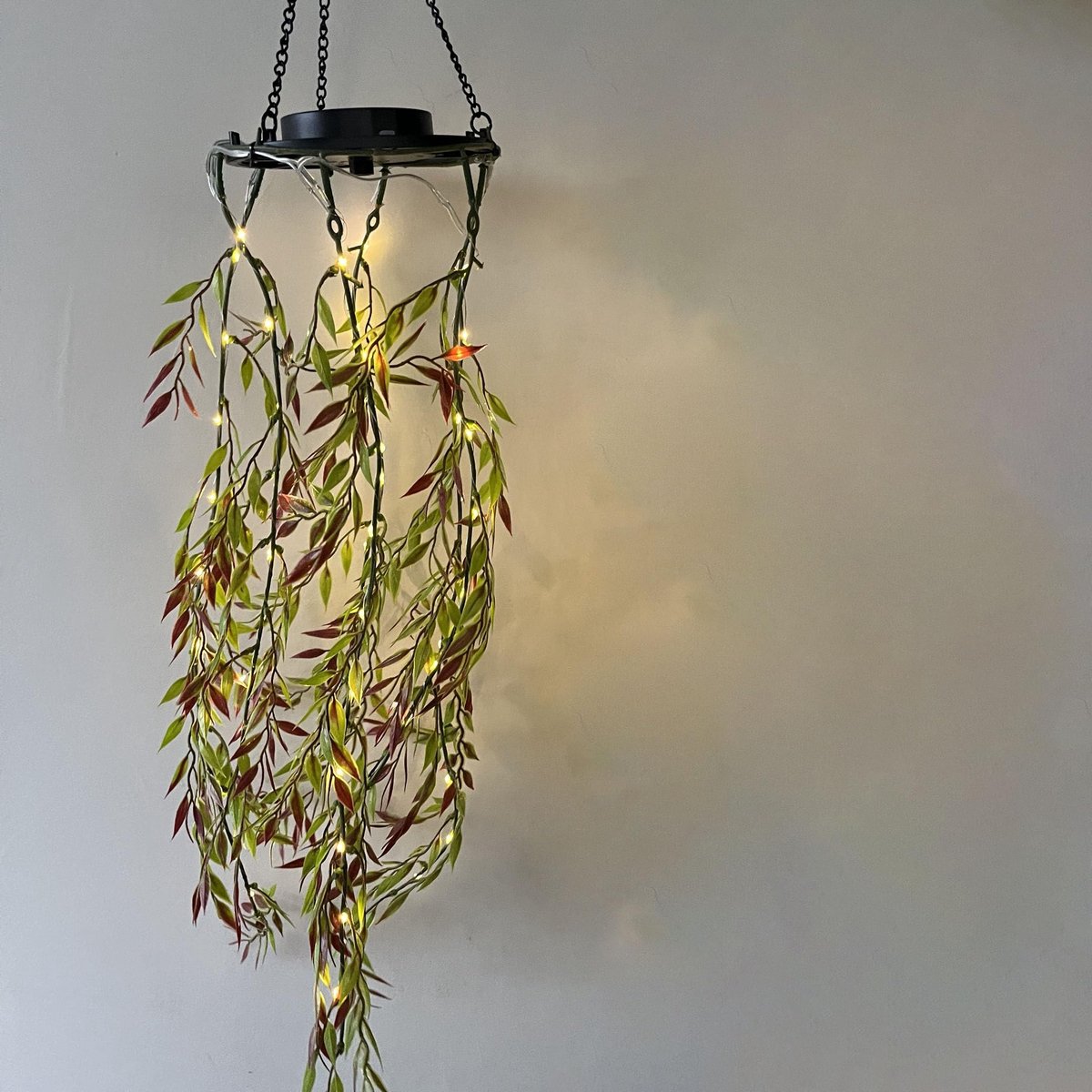 SnelShoppen - Lantaarn op Zonne-energie voor Buiten, 1 Verpakking Hangende Kunstplanten met Wilgenblad, 66 LEDs, IP65 Waterdicht, Decoratie voor Bruil