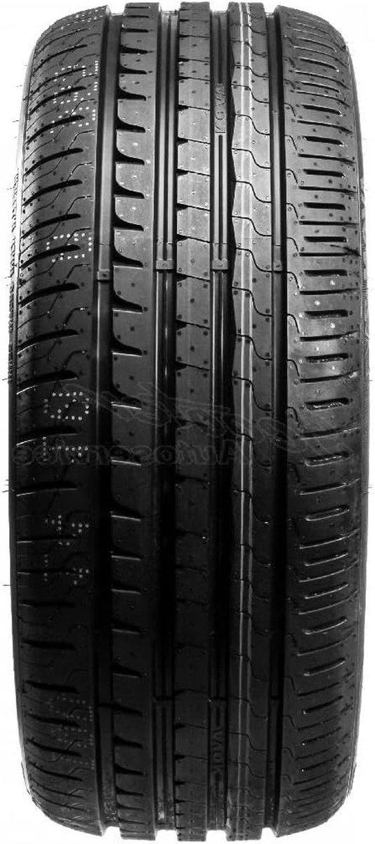 Zomerbanden - Personenwagen banden - Veilig Rijden - Brandstofefficiëntie C - 18 Inch - Zwart