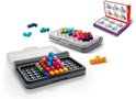 Een IQ Puzzler Pro met een grijze en witte basis, gekleurde ballen en een boekje met opdrachten.