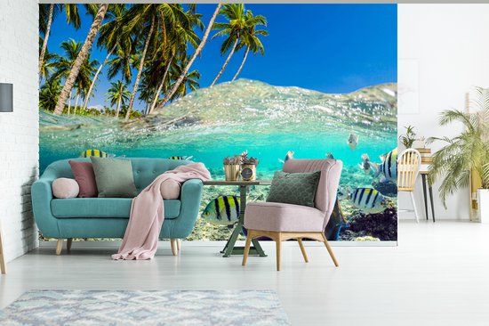 Behang - Fotobehang Strand - Vissen - Kleuren - Breedte 420 cm x hoogte 280 cm