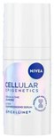 Witte fles met NIVEA Cellular Epigenetics serum. Met paarse en holografische labels met tekst 'EPICELLINE'.