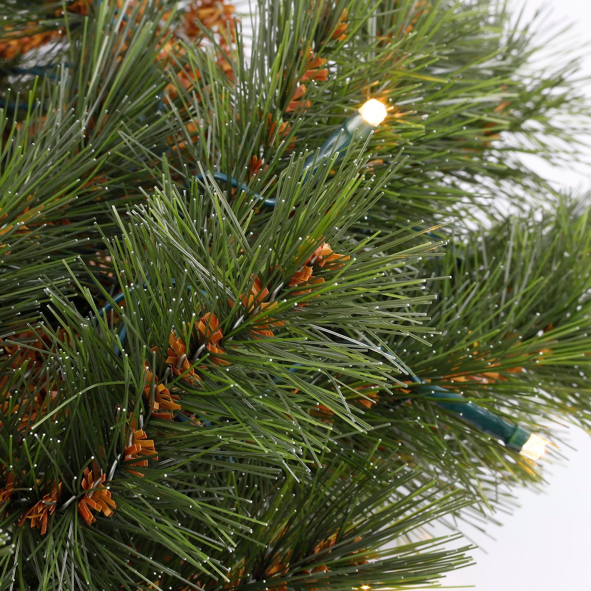Triumph Tree Forest Frosted Guirlande met LED Verlichting - Kerstversiering met 72 Warm Witte LED Lampjes - Kerstslingers met Frosted Naaldjes - Kerstguirlande voor Binnen - L180 x D33 cm - Groen – foto 2